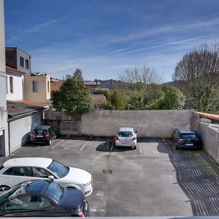 Apartment Lovely Flat With Parking