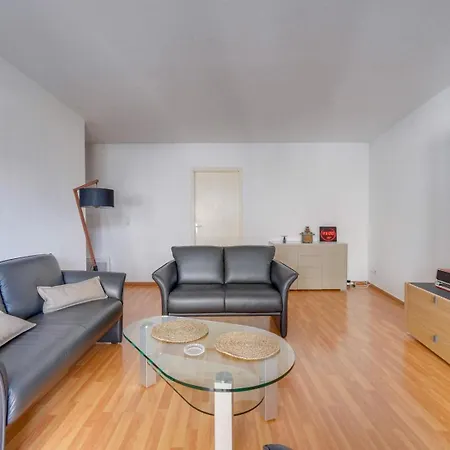 Lovely Flat With Parking Apartamento Bordéus